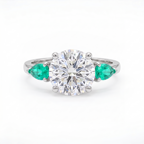 Juno Trio Ring – Colombian Green Emerald