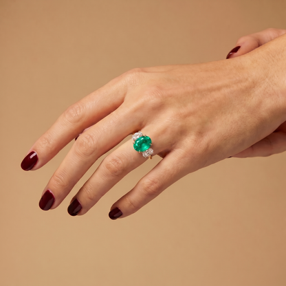Velara Trilogy Ring – Colombian Green Emerald