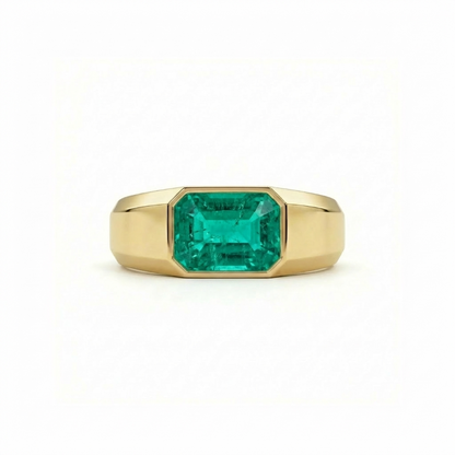 Nexus Signet Ring – Colombian Green Emerald
