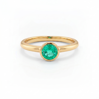 Forma Solitaire Ring – Colombian Green Emerald