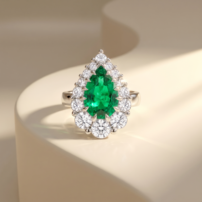 Nova Halo Ring – Colombian Green Emerald
