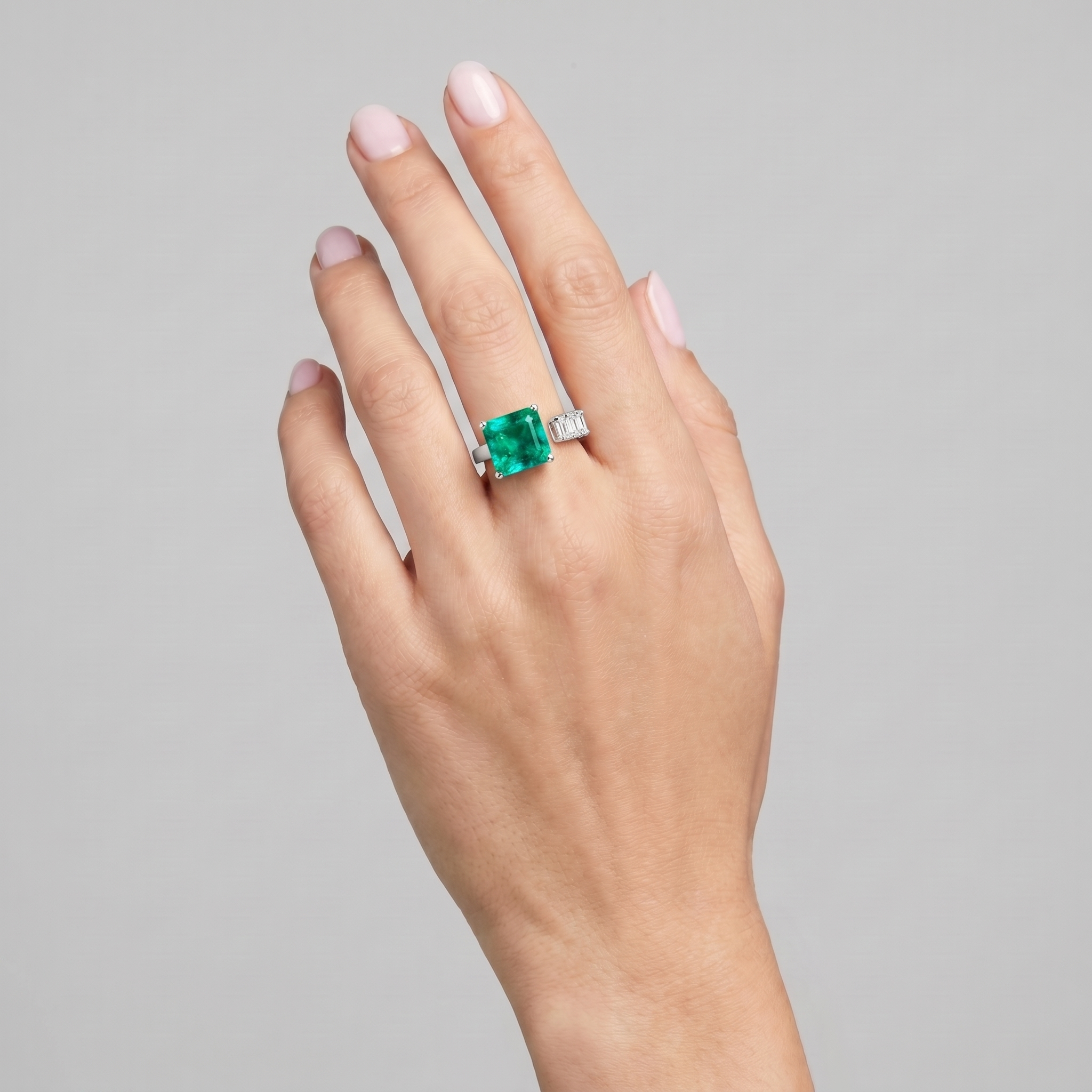 Aria Princess Open Ring – Colombian Green Emerald