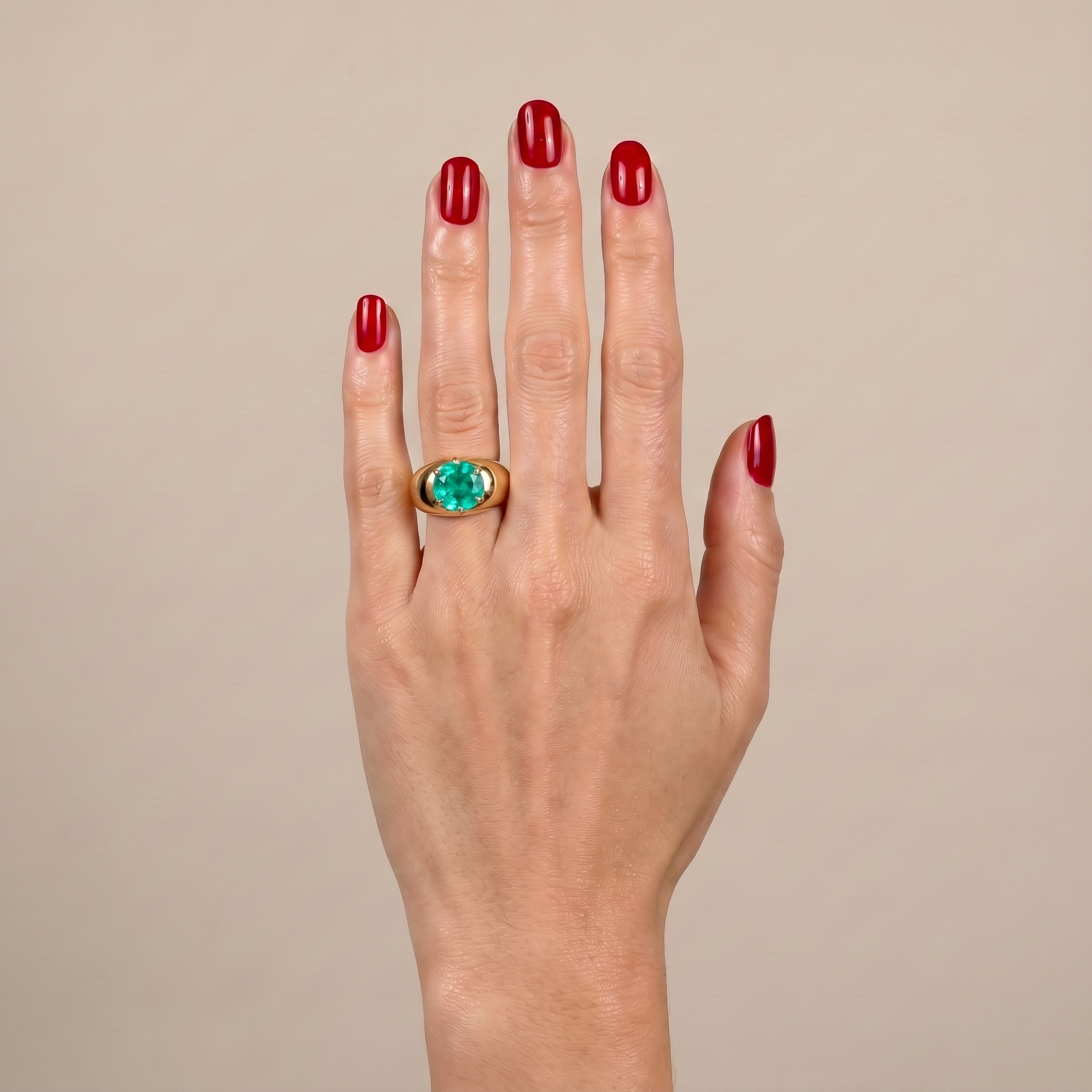 Juno Grand Dome Ring – Colombian Green Emerald