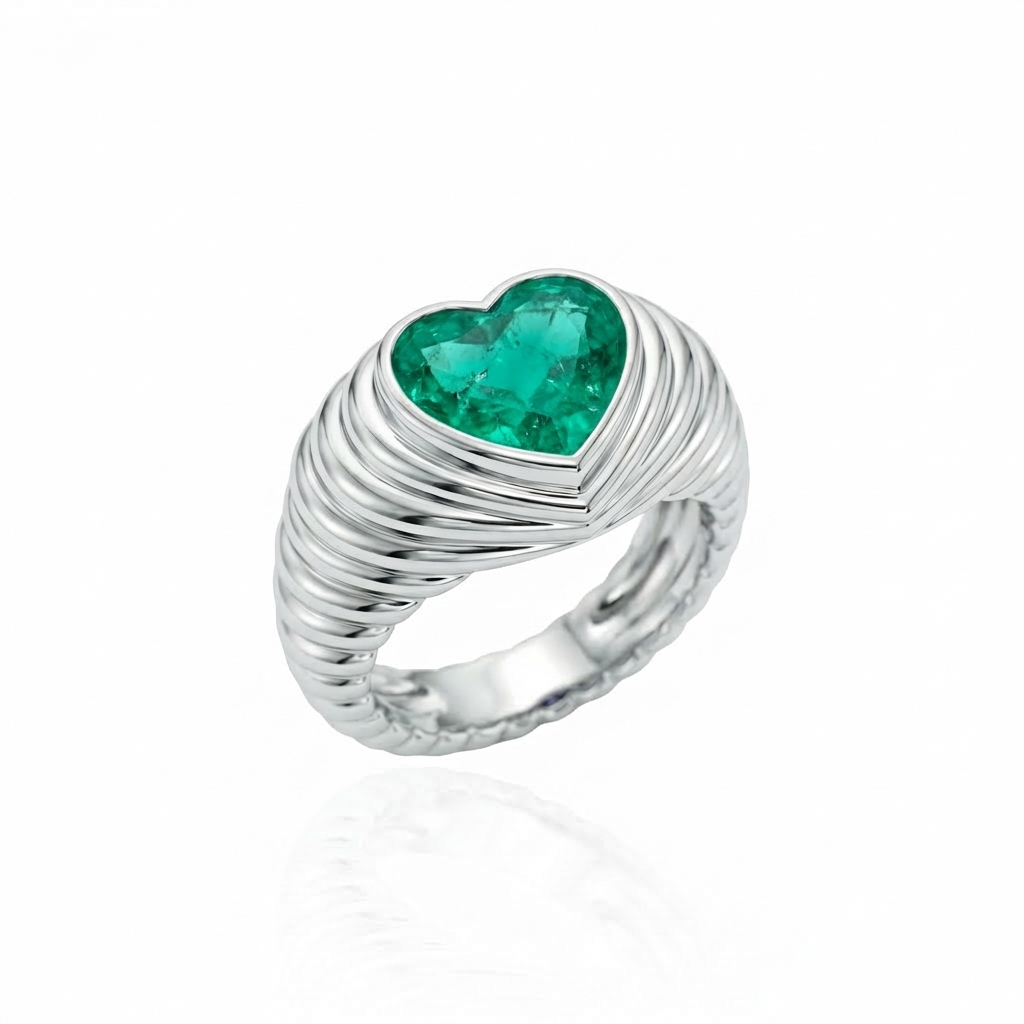 Amore Signet Ring – Colombian Green Emerald