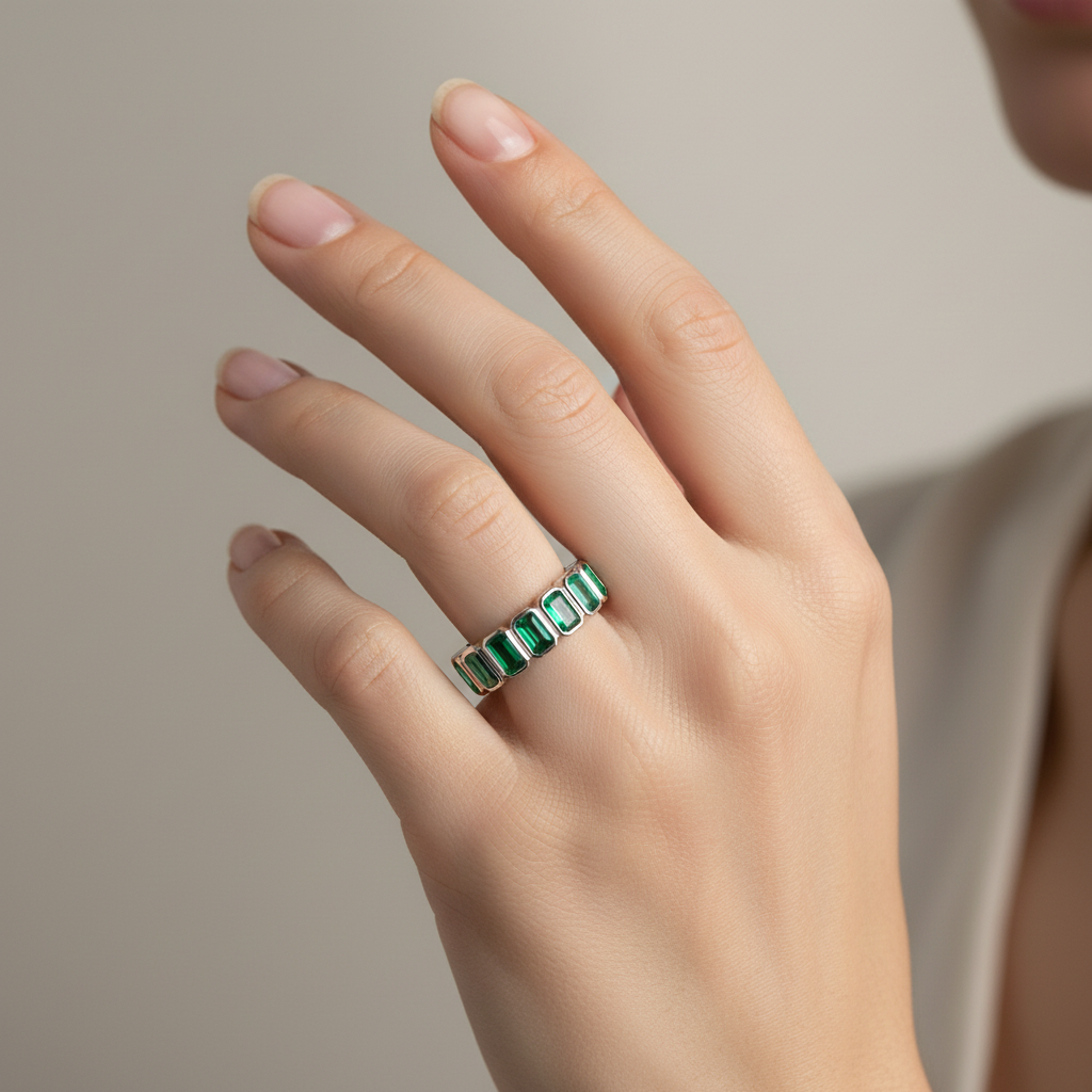 Nexus Vertical Eternity Ring – Colombian Green Emerald