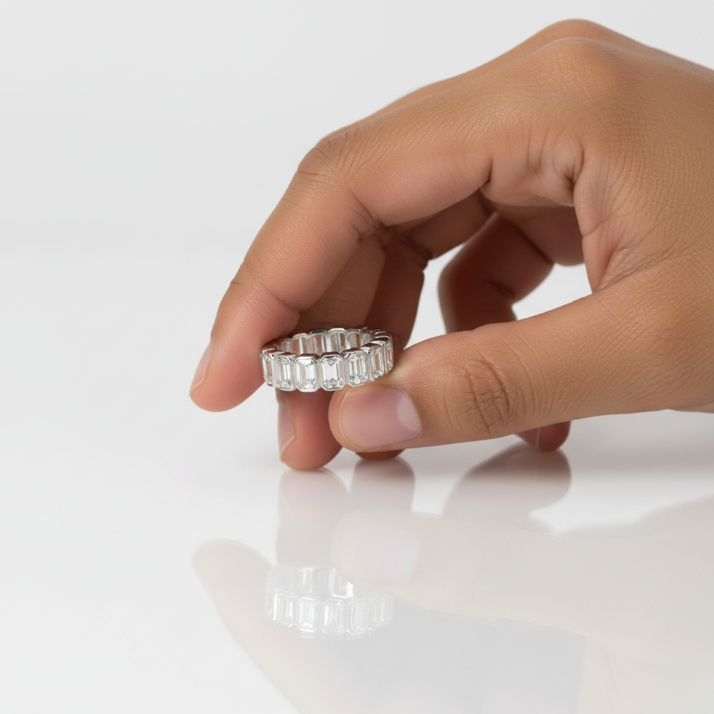 Nexus Vertical Eternity Ring – White Diamond