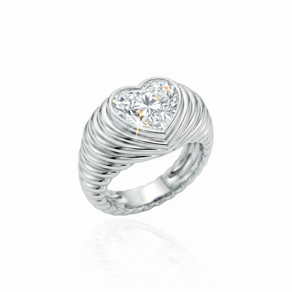 Amore Signet Ring – White Diamond