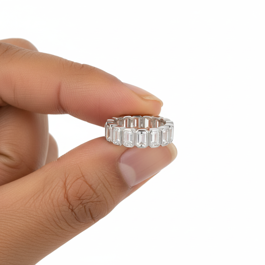 Nexus Vertical Eternity Ring – White Diamond