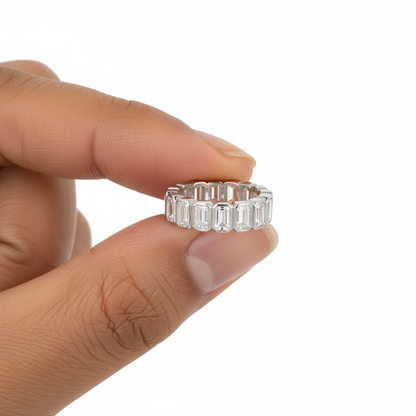 Nexus Vertical Eternity Ring – White Diamond