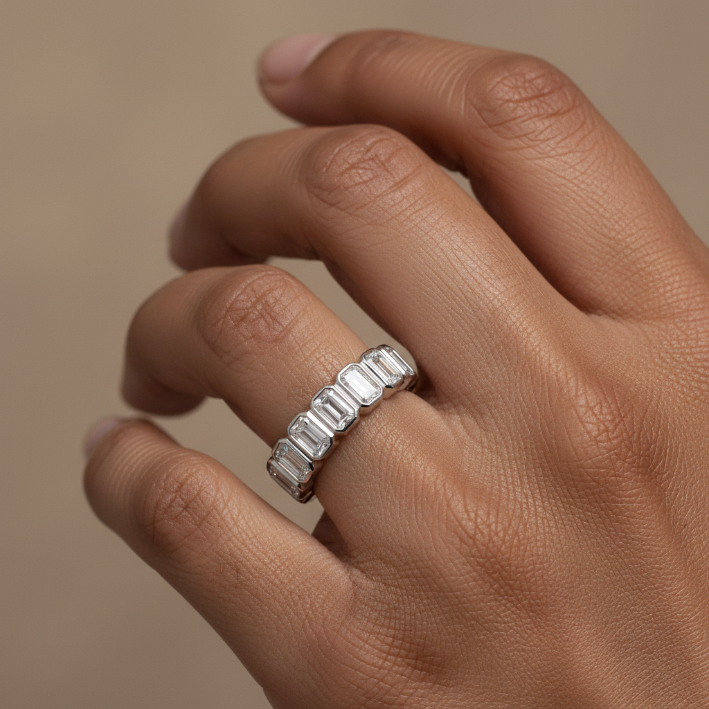 Nexus Vertical Eternity Ring – White Diamond