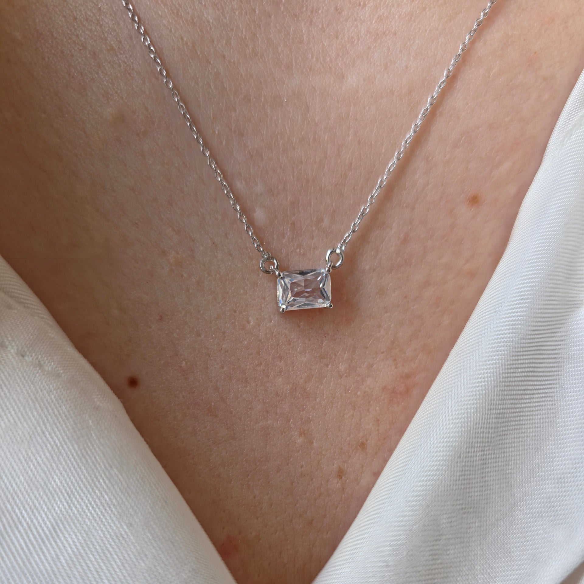 Nexus Solitaire Necklace – White Diamond