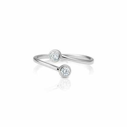 Forma Bypass Ring – White Diamond