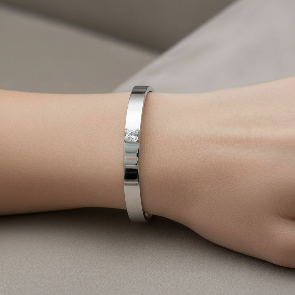 Aria Uno Elemental Bangle – White Diamond
