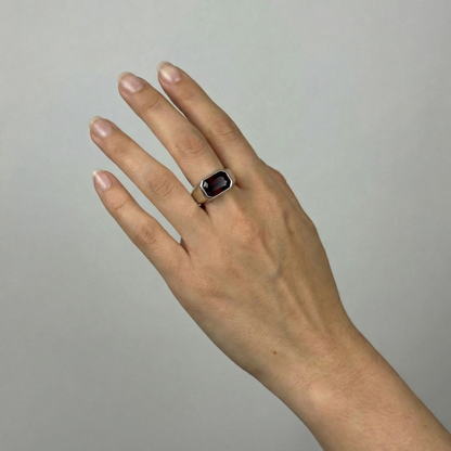 Nexus Signet Ring – Deep Red Garnet