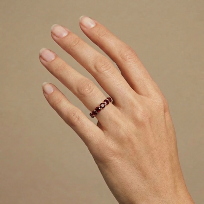 Linea Maxi Ring – Deep Red Garnet