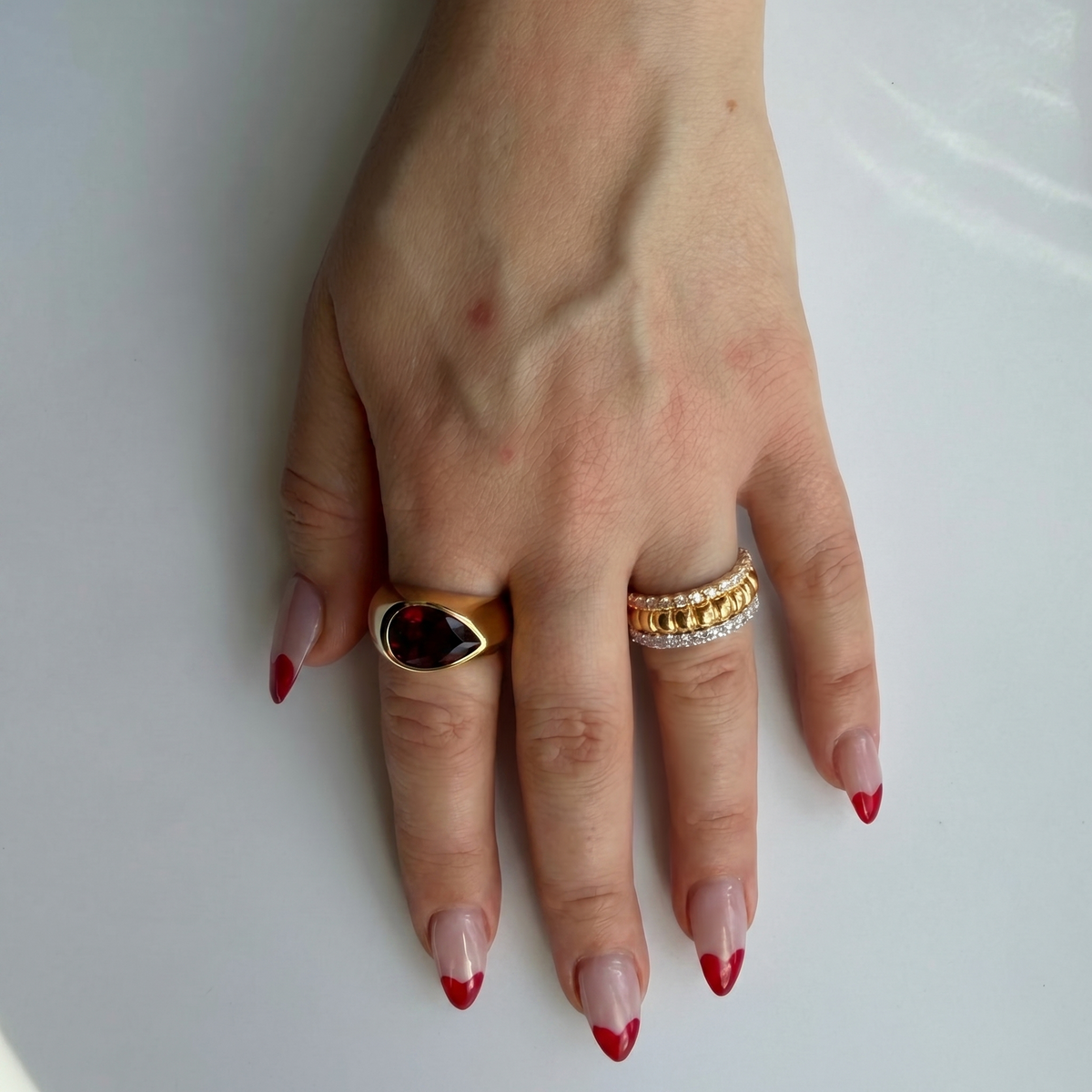 Nova Lateral Signet Ring – Deep Red Garnet