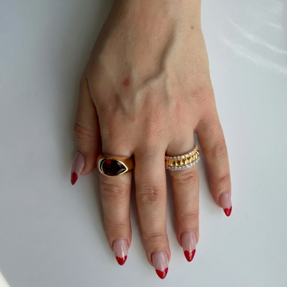 Nova Lateral Signet Ring – Deep Red Garnet
