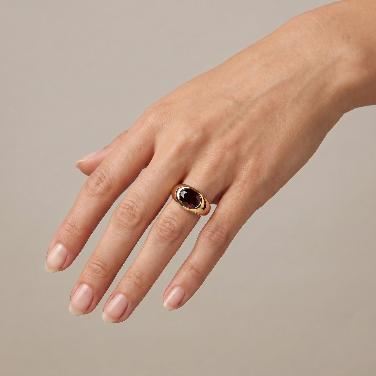 Velara Lateral Signet Ring – Deep Red Garnet