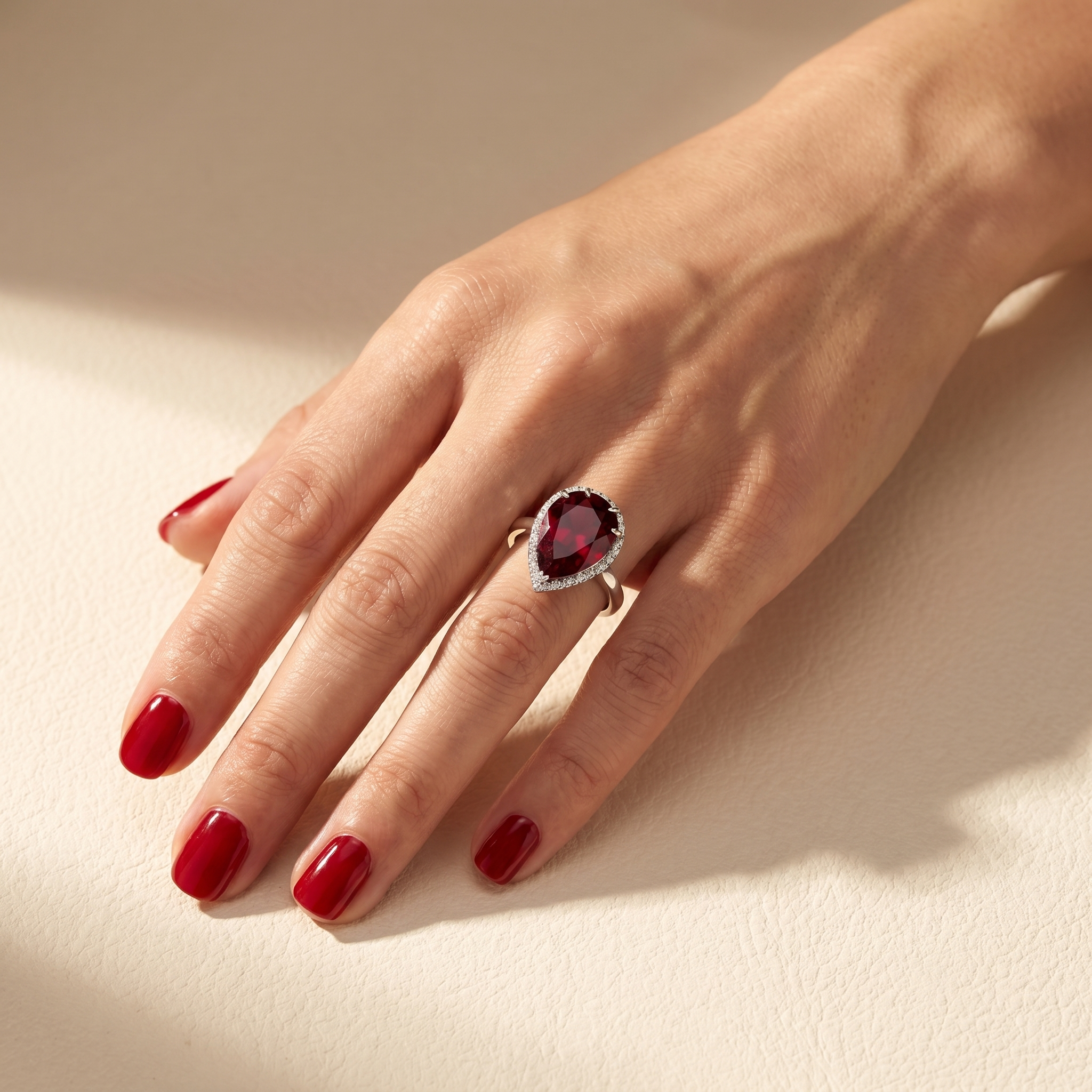 Nova Principessa Ring – Deep Red Garnet