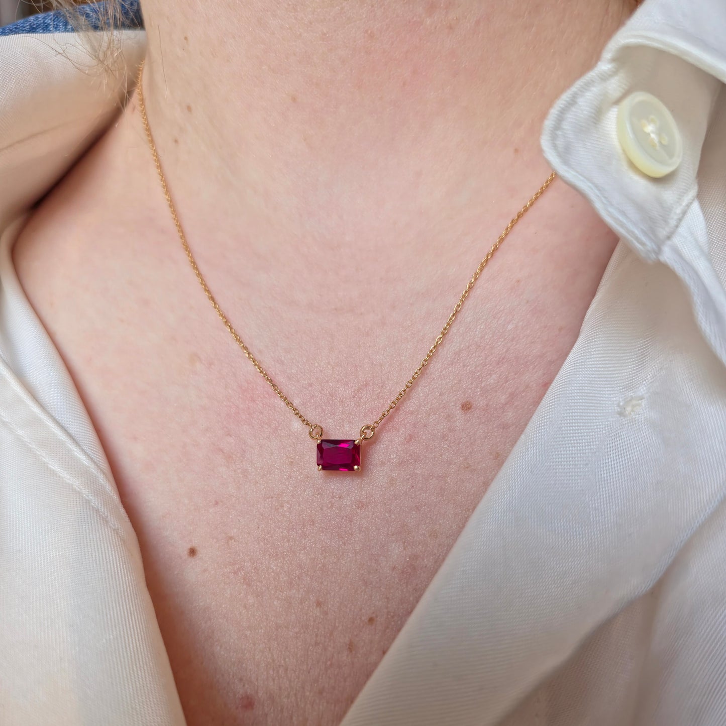 Nexus Solitaire Necklace – Deep Red Garnet