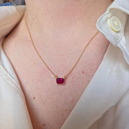 Nexus Solitaire Necklace – Deep Red Garnet
