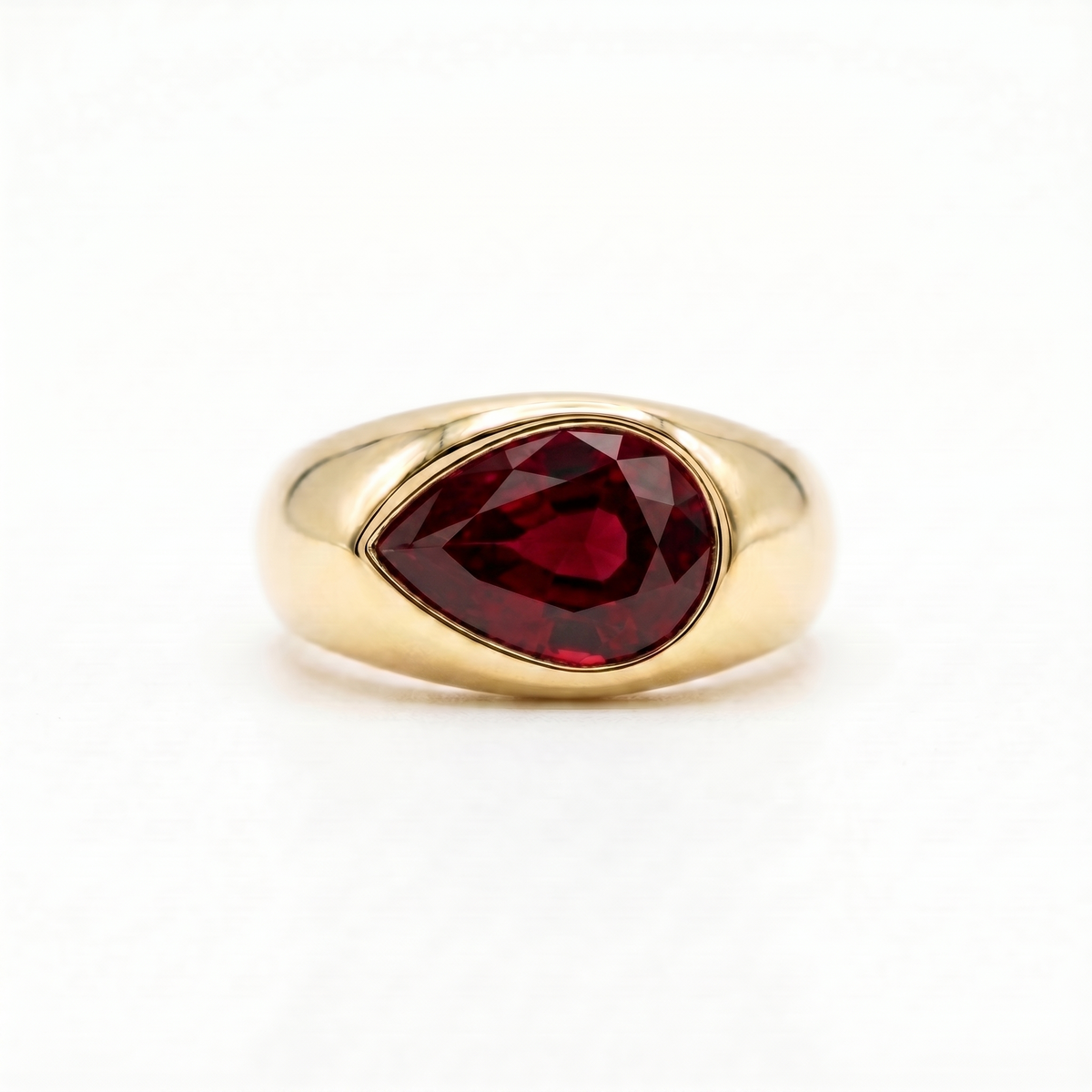 Nova Lateral Signet Ring – Deep Red Garnet