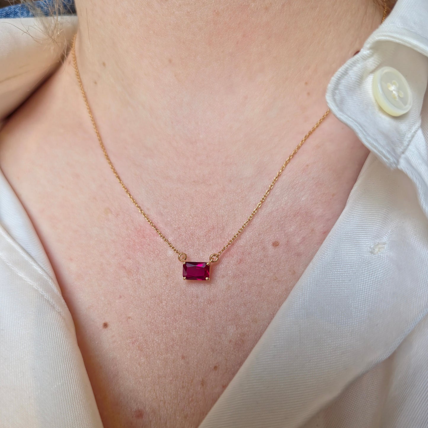 Nexus Solitaire Necklace – Deep Red Garnet