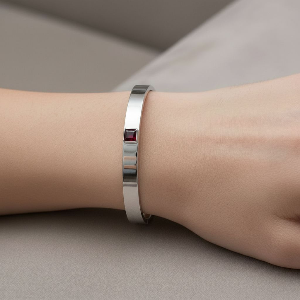 Aria Uno Elemental Bangle – Deep Red Garnet