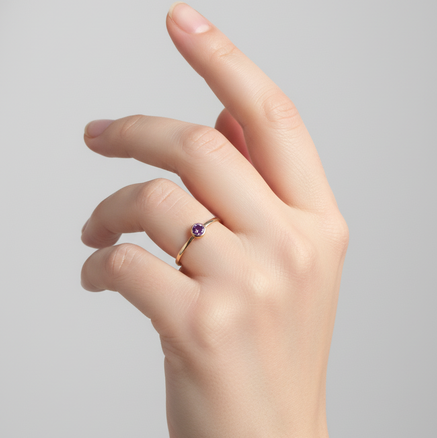 Forma Mini Solitaire Ring – Purple Sapphire