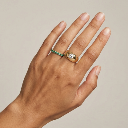 Forma Signet Ring – White Diamond