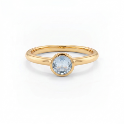 Forma Solitaire Ring – Light Blue Aquamarine