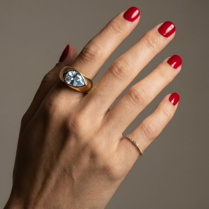 Nova Lateral Signet Ring – Light Blue Aquamarine