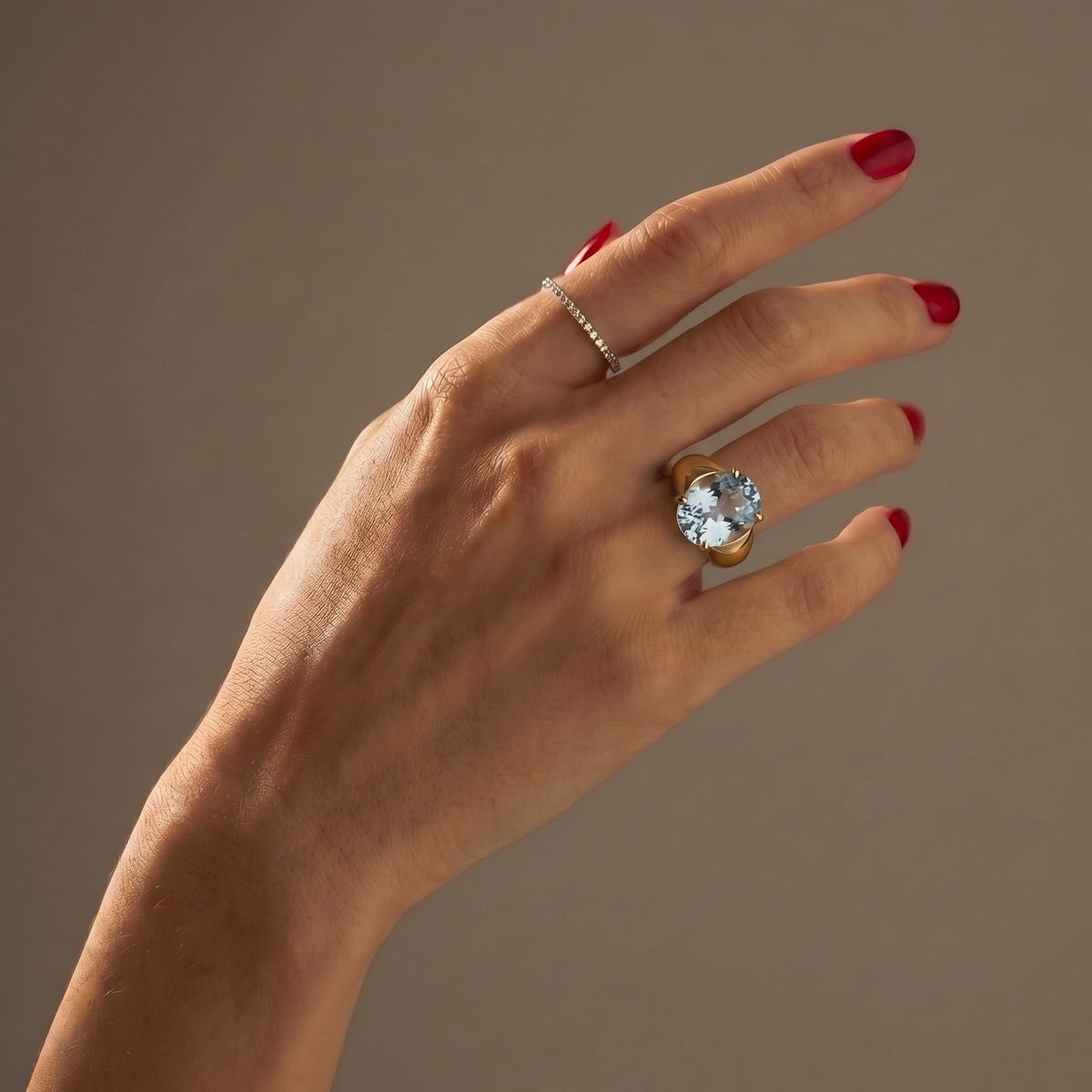 Velara Signet Ring – Light Blue Aquamarine