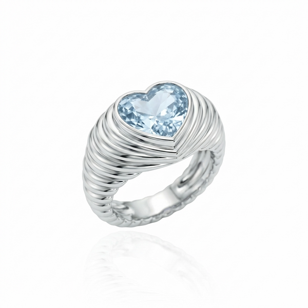 Amore Signet Ring – Light Blue Aquamarine