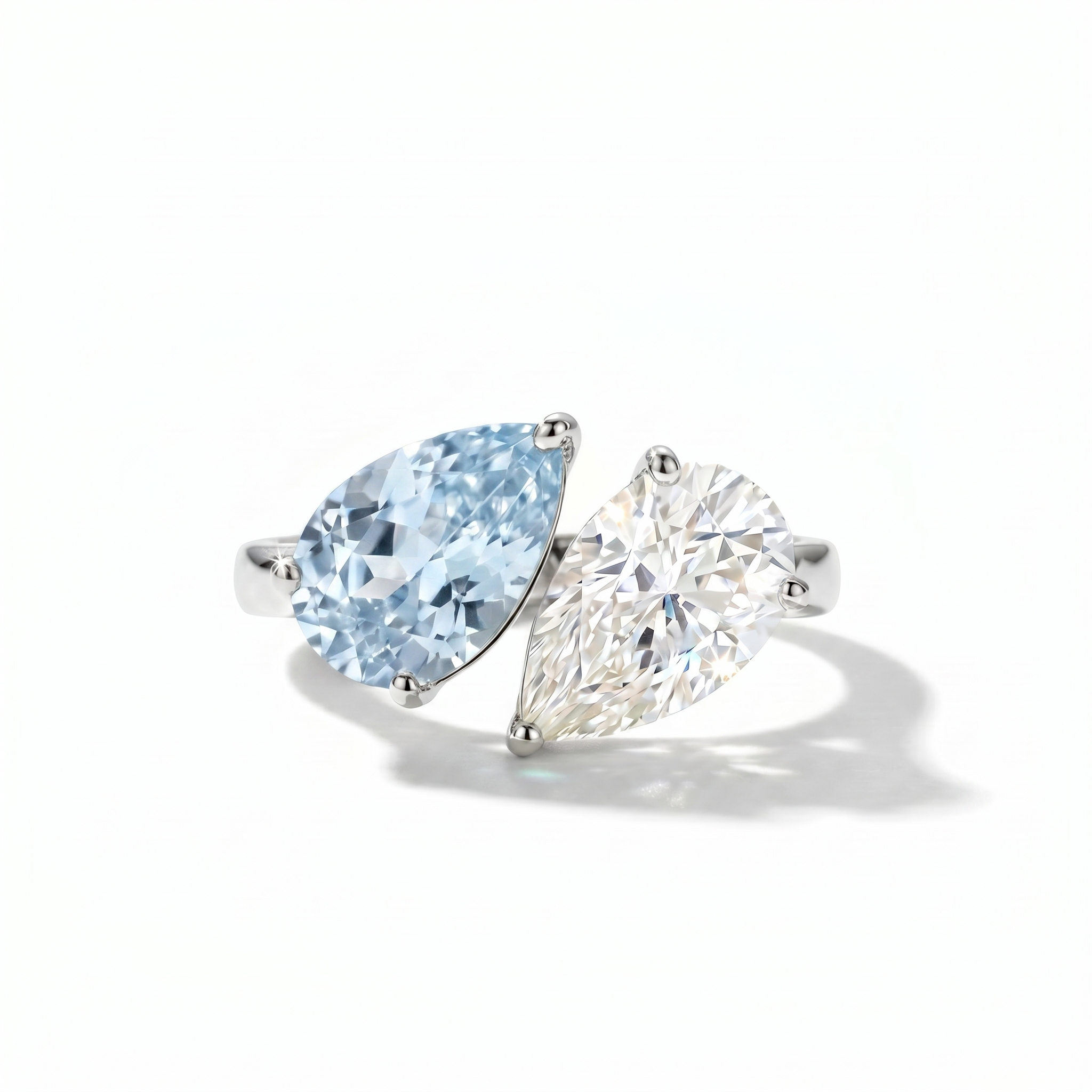 Nova Versus Ring – Light Blue Aquamarine