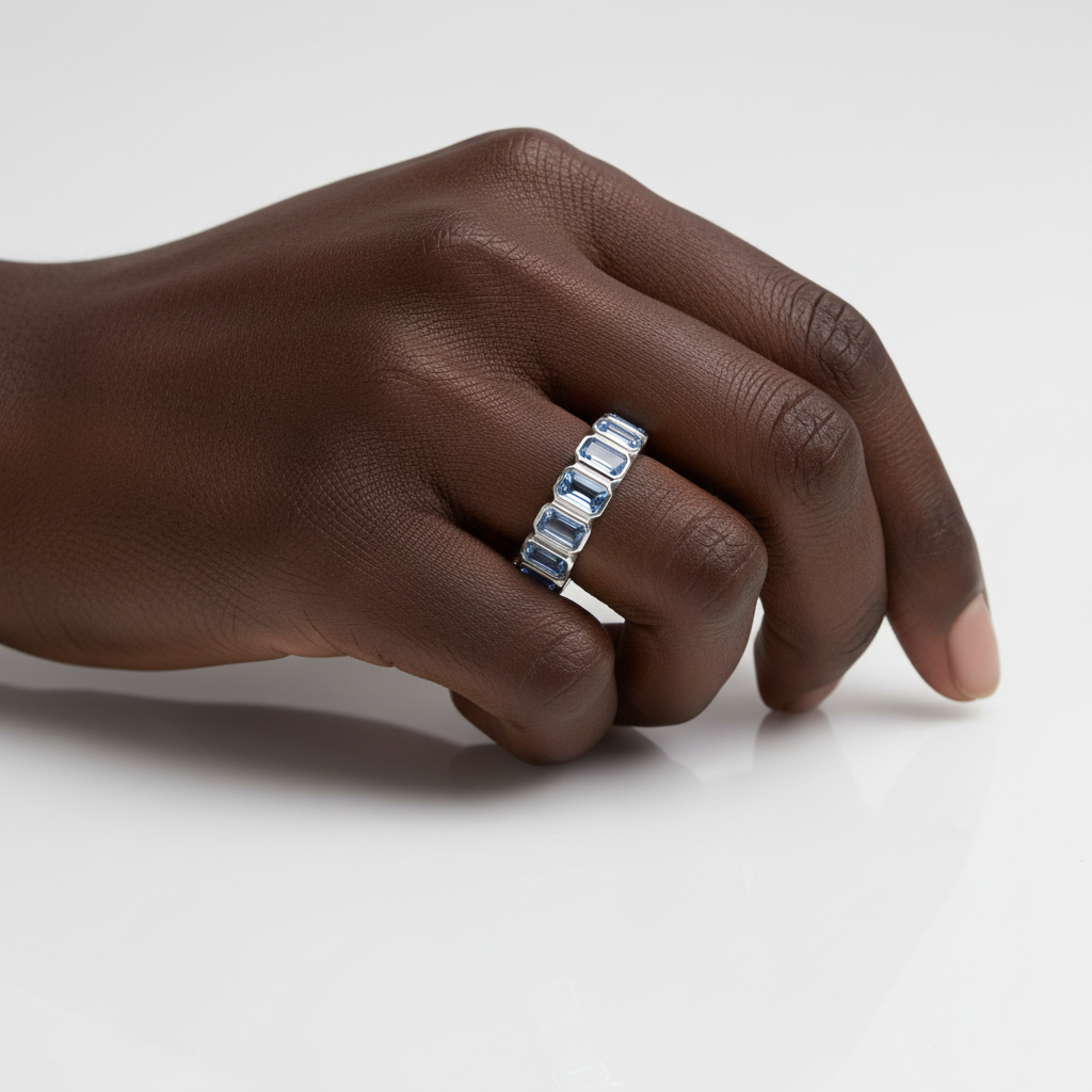 Nexus Vertical Eternity Ring – Light Blue Aquamarine