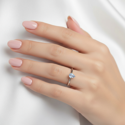 Nova Solitaire Ring – Light Blue Aquamarine