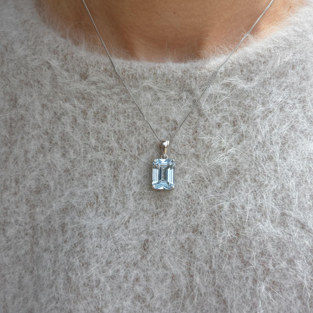Nexus Statement Pendant – Light Blue Aquamarine
