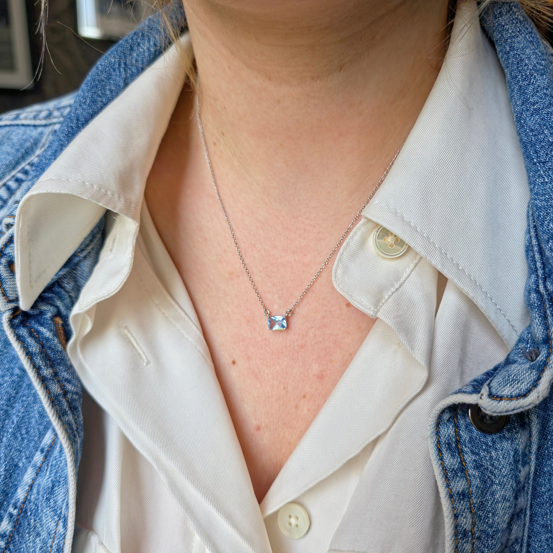 Nexus Solitaire Necklace – Light Blue Aquamarine