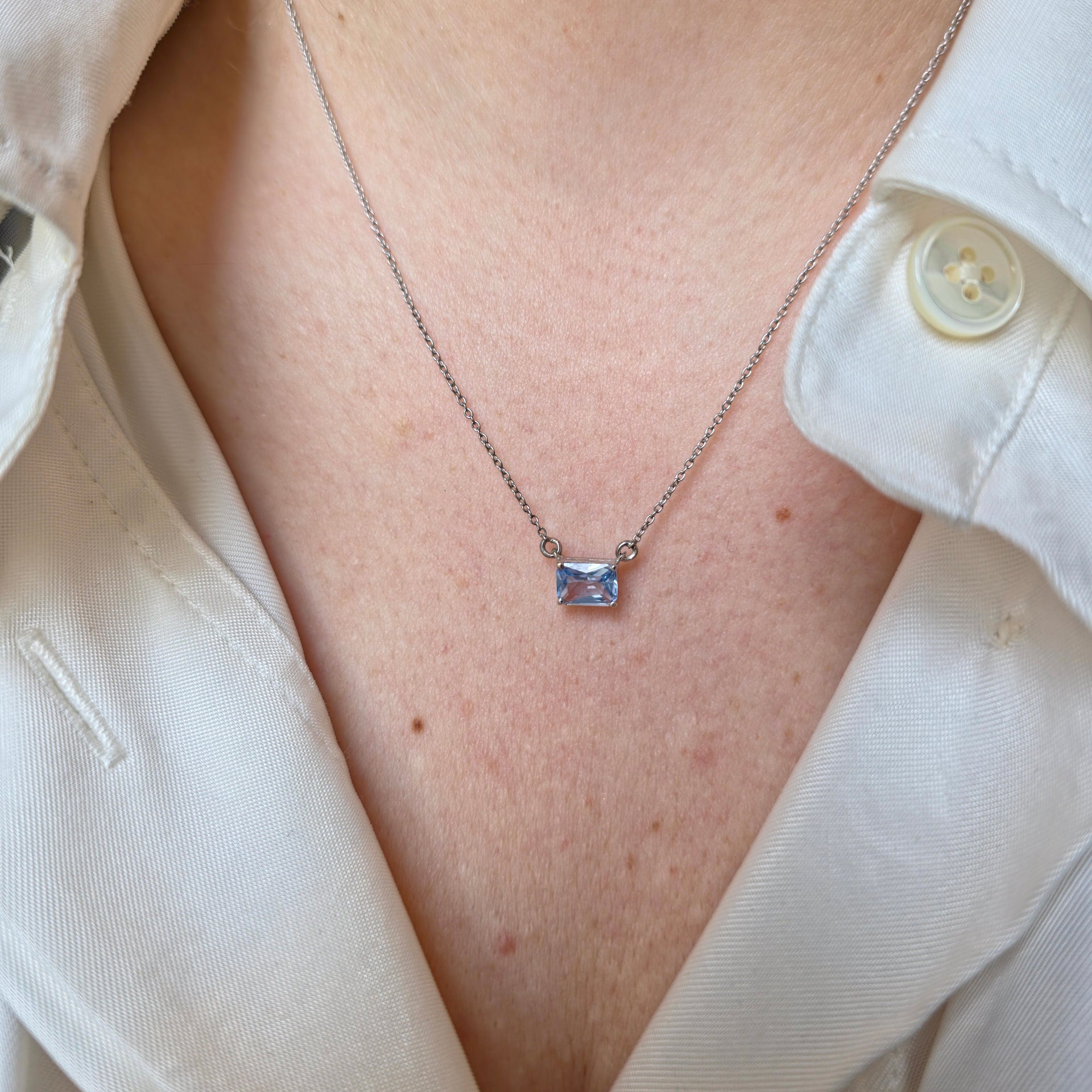 Nexus Solitaire Necklace – Light Blue Aquamarine