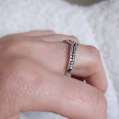 Linea V Demi Ring – White Diamond