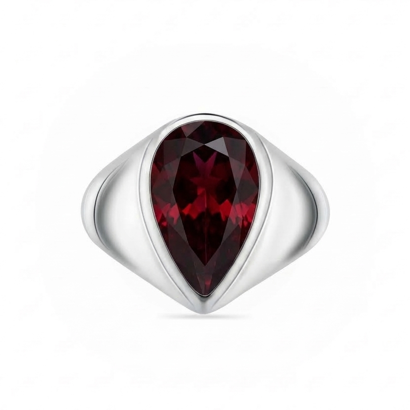 Nova Signet Ring – Deep Red Garnet
