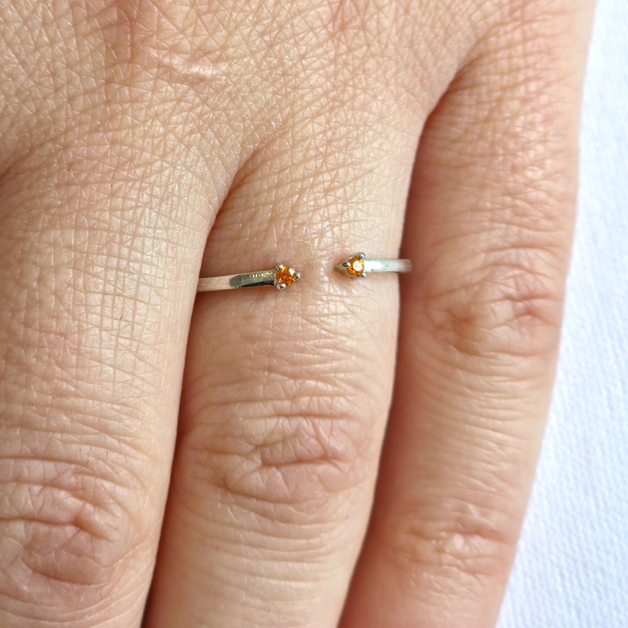 Linea Punto Mini Ring – Orange Padparadscha Sapphire