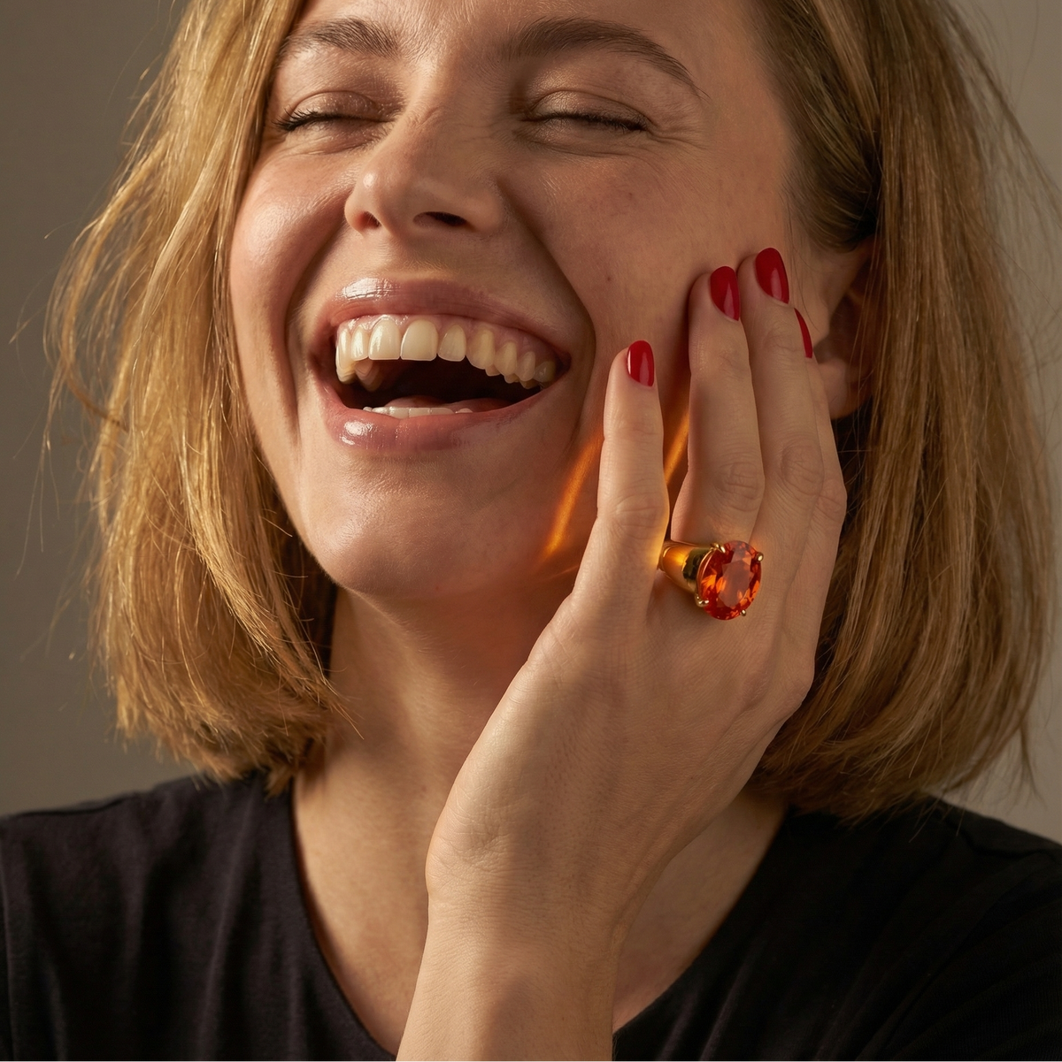 Velara Signet Ring – Orange Padparadscha Sapphire