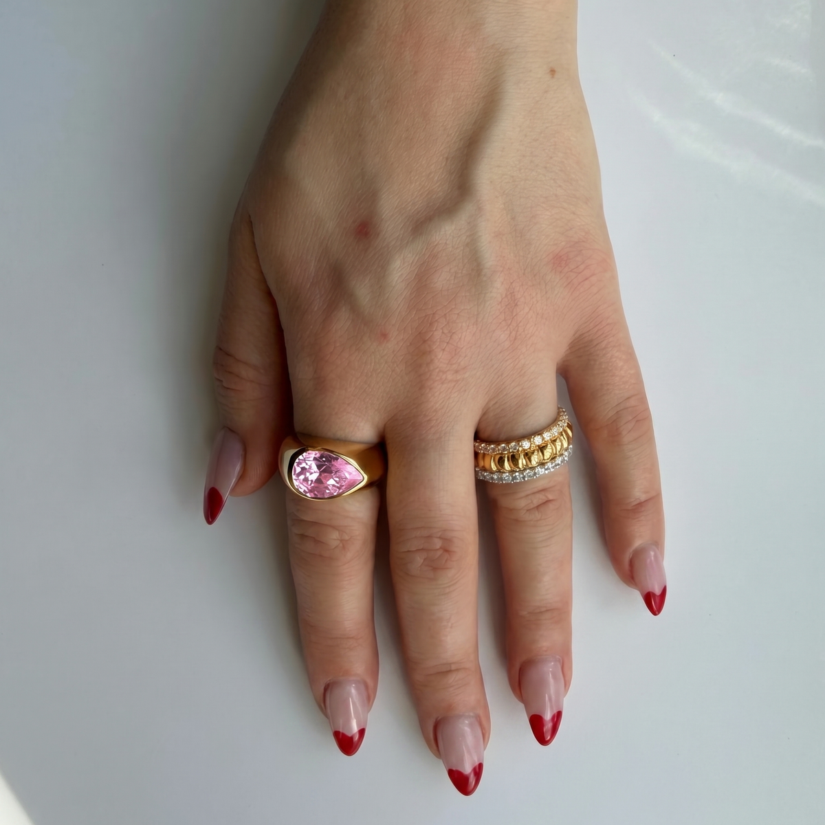 Nova Lateral Signet Ring – Light Pink Sapphire