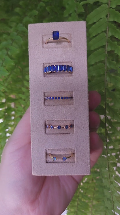 Linea Midi Ring – Blue Sapphire
