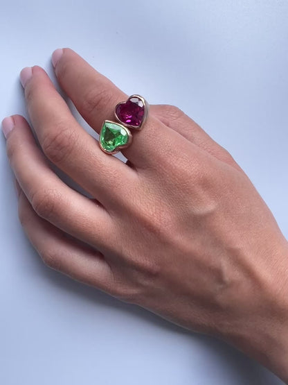 Amore Double Signet Ring – Zambian Green Emerald