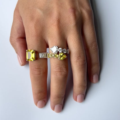 Amore Twist Ring – Blue Sapphire