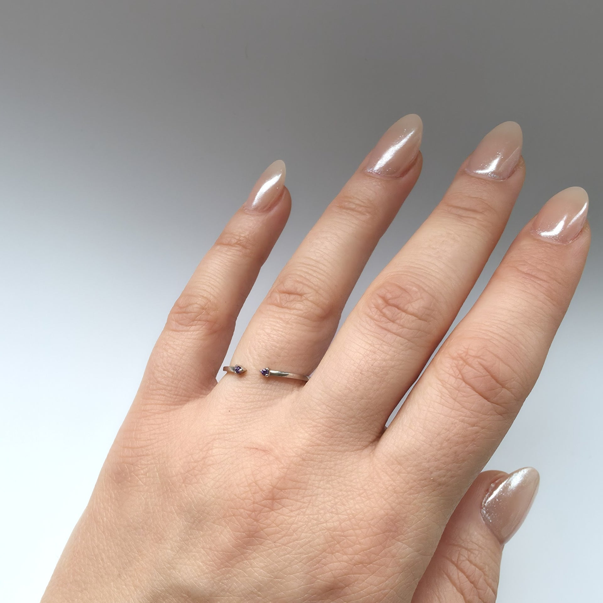 Linea Punto Mini Ring – Light Pink Sapphire