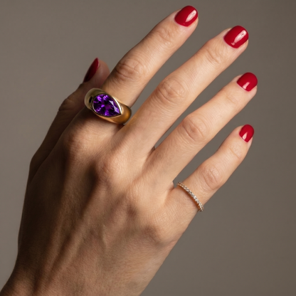 Nova Lateral Signet Ring – Purple Sapphire